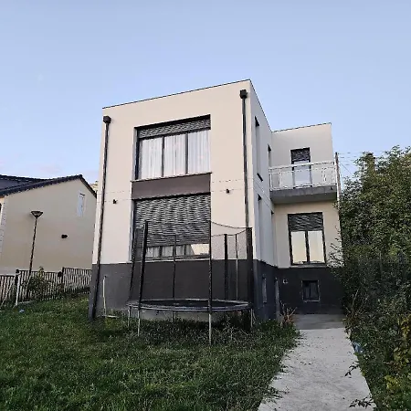 Apartment Spacious T3, Free Parking, Garden, Near Paris *