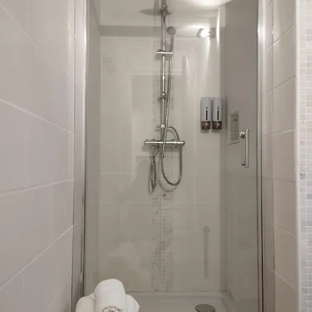 Spacious T3, Free Parking, Garden, Near Paris *