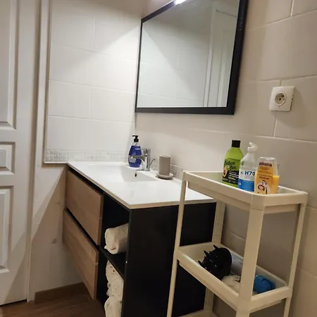 Daire Suite Familiale Moderne Proche Paris, 2 Ch, Jardin & Parking Gratuit Argenteuil
