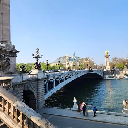 Suite Familiale Moderne Proche Paris, 2 ch, Jardin&Parking gratuit Appartement