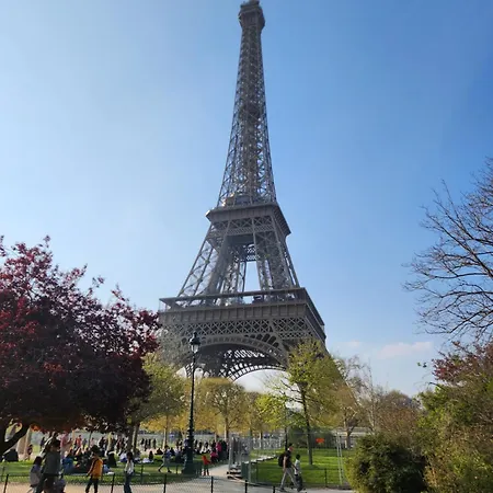 Daire Suite Familiale Moderne Proche Paris, 2 Ch, Jardin & Parking Gratuit Argenteuil