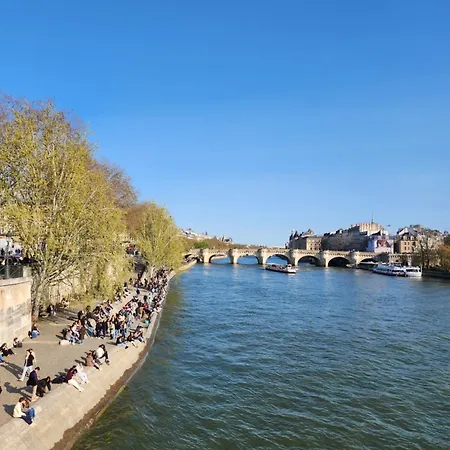 Suite Familiale Moderne Proche Paris, 2 ch, Jardin&Parking gratuit Appartement Argenteuil