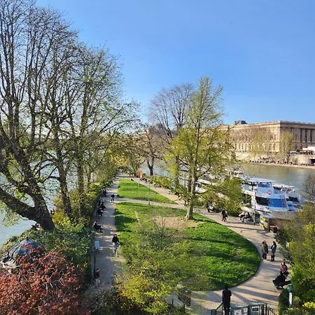 Suite Familiale Moderne Proche Paris, 2 ch, Jardin&Parking gratuit * Argenteuil